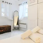 Seablue * Houlakia (Mykonos)