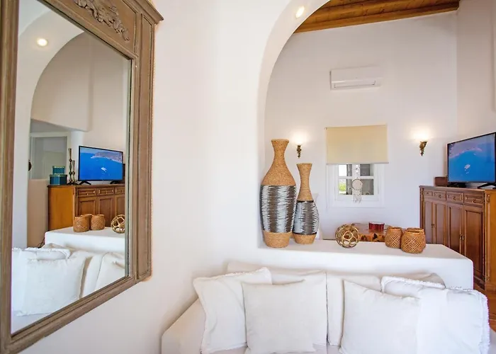 Seablue Houlakia (Mykonos)