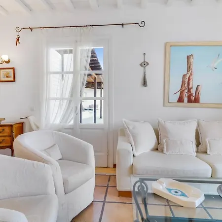 Seablue Houlakia (Mykonos)