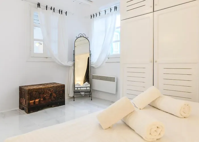 Seablue * Houlakia (Mykonos)