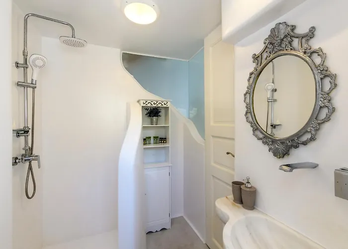 Seablue Houlakia (Mykonos)